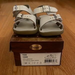 White waterproof Footmates sandals